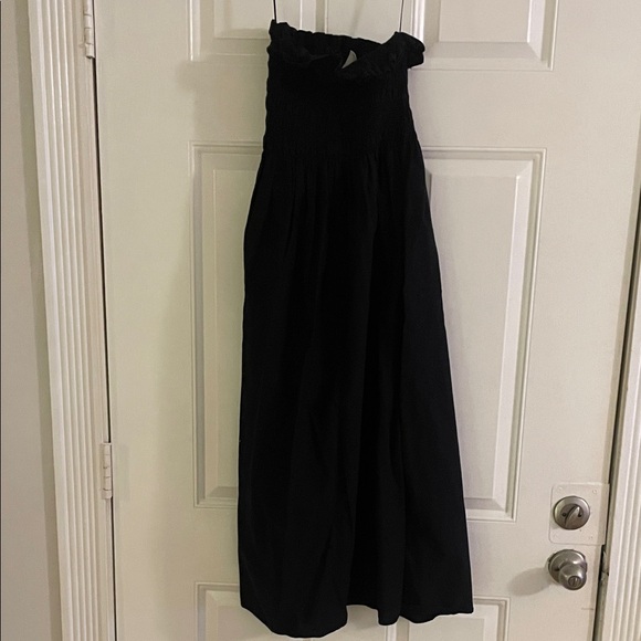 H&M Dresses & Skirts - H&M Black Strapless Dress